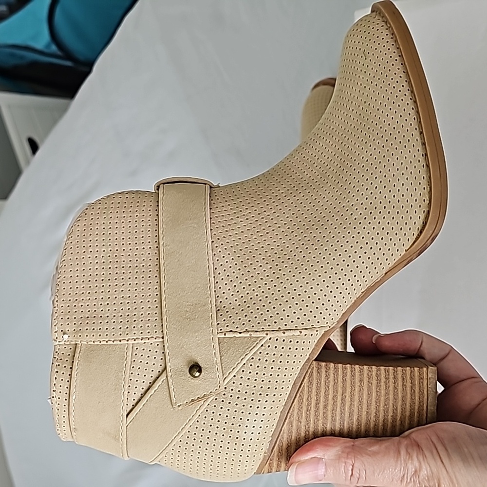 Booties - Picture 4 of 4